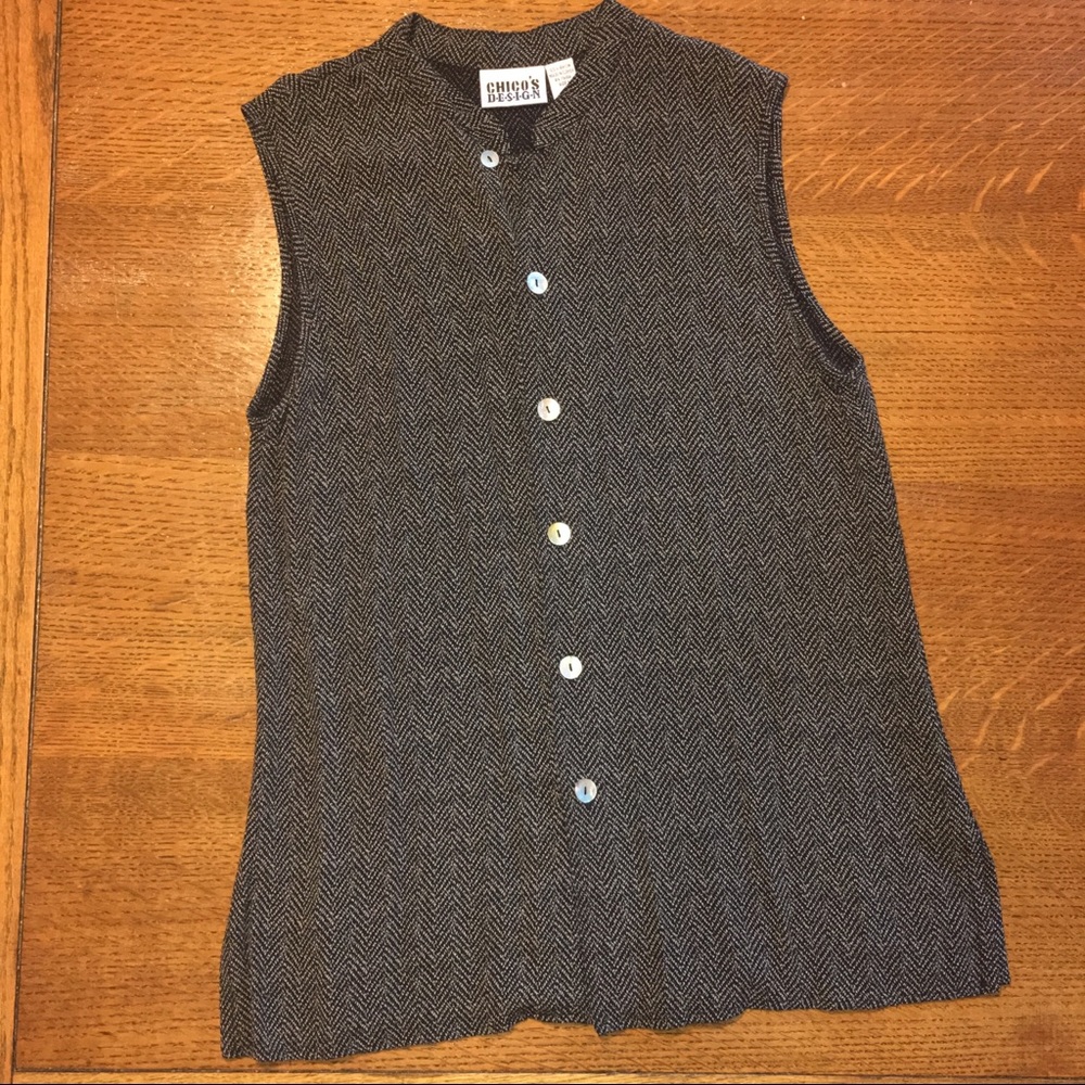 CHICO’S DESIGN Sleeveless Button Up Top - Picture 2 of 7